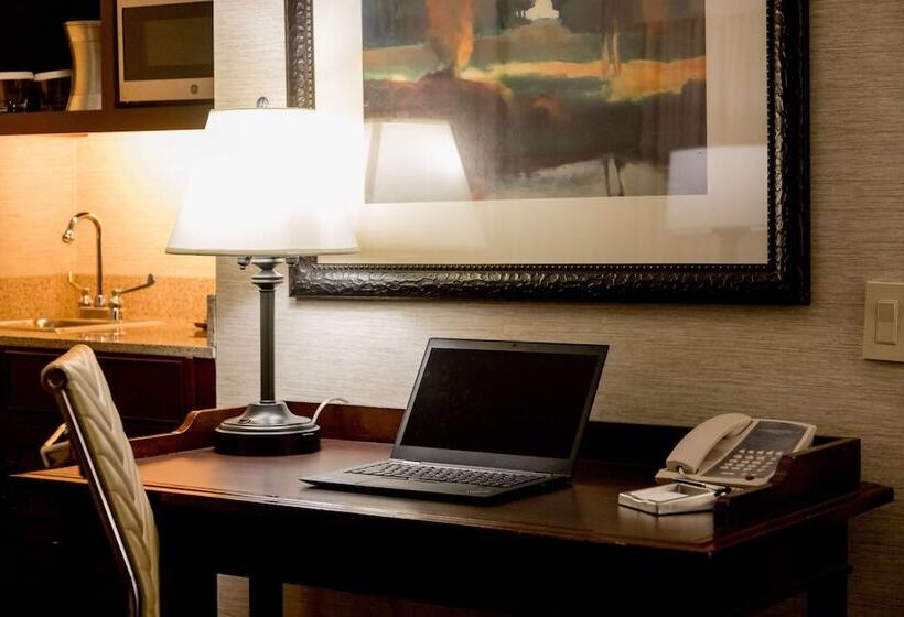 Люкс Адаптированный для Инвалидов, Embassy Suites By Hilton Lexington Green