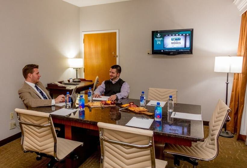 Люкс Адаптированный для Инвалидов, Embassy Suites By Hilton Lexington Green