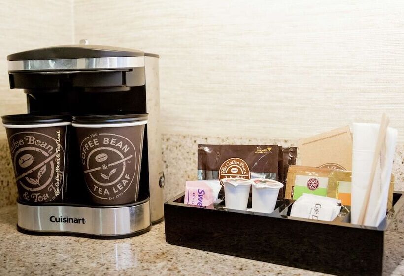 장애인을 위한 스위트, Embassy Suites By Hilton Lexington Green