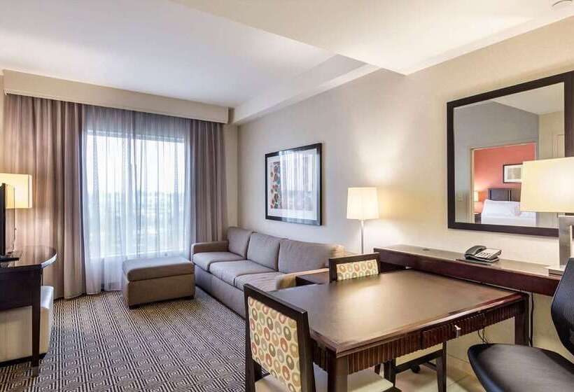 Люкс, Embassy Suites By Hilton Lexington Green