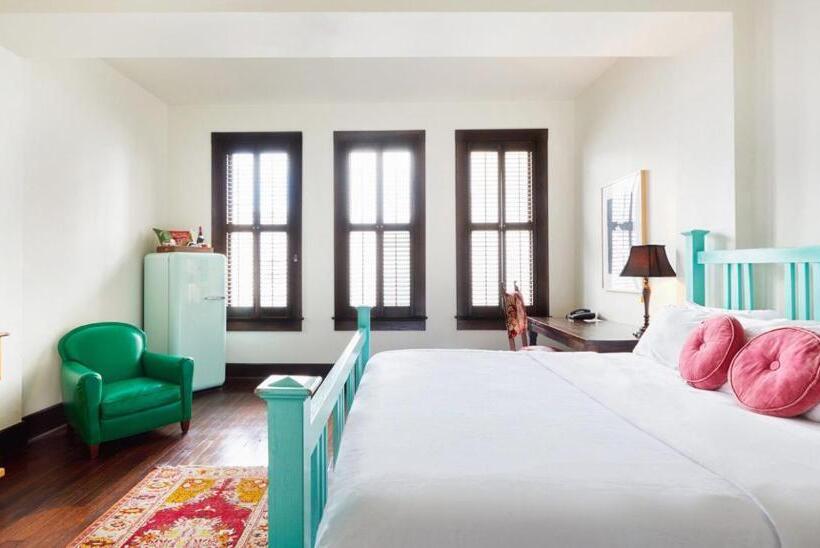 キングサイズベッドのスタンダードルーム, Havana