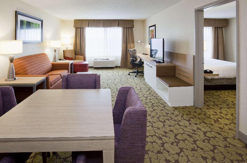 מיטת קינג בסוויטה, Hilton Garden Inn Minneapolis Eagan