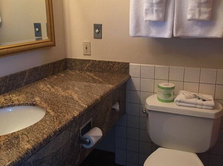 חדר סטנדרט עם מיטת קינג, Port Angeles Inn