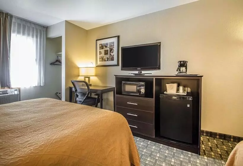 ２ダブルベッドのスタンダードルーム, Quality Inn & Suites Decorah