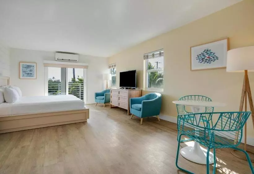 バルコニー付きスタンダードステューディオ, Fisher Inn Resort & Marina