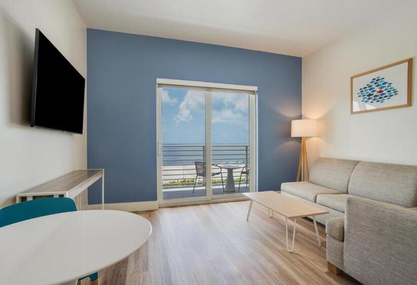 جناح, Fisher Inn Resort & Marina