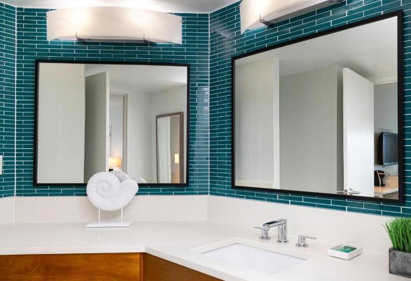 Standard Szoba King Size Bed, Ocean Place Resort & Spa