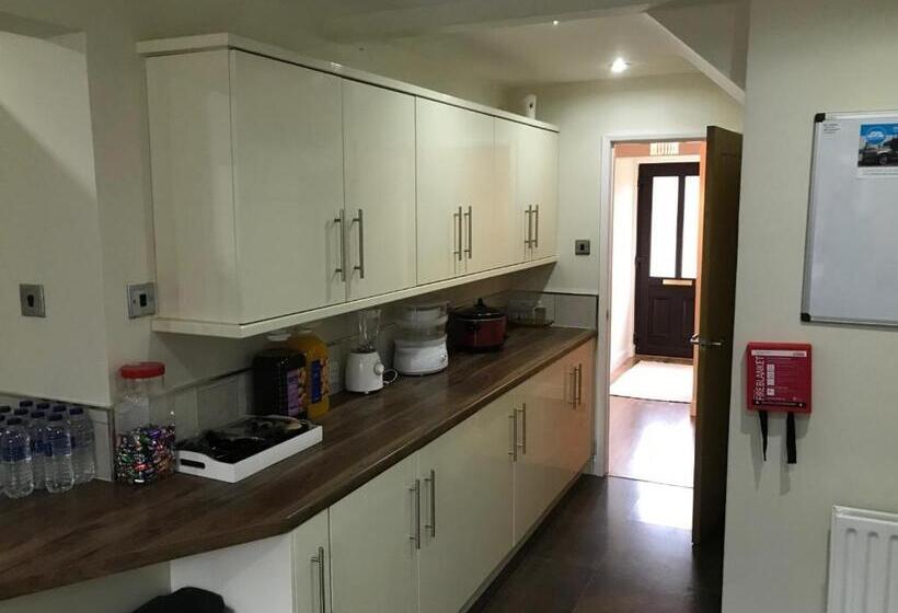 חדר סטנדרט, Sage House