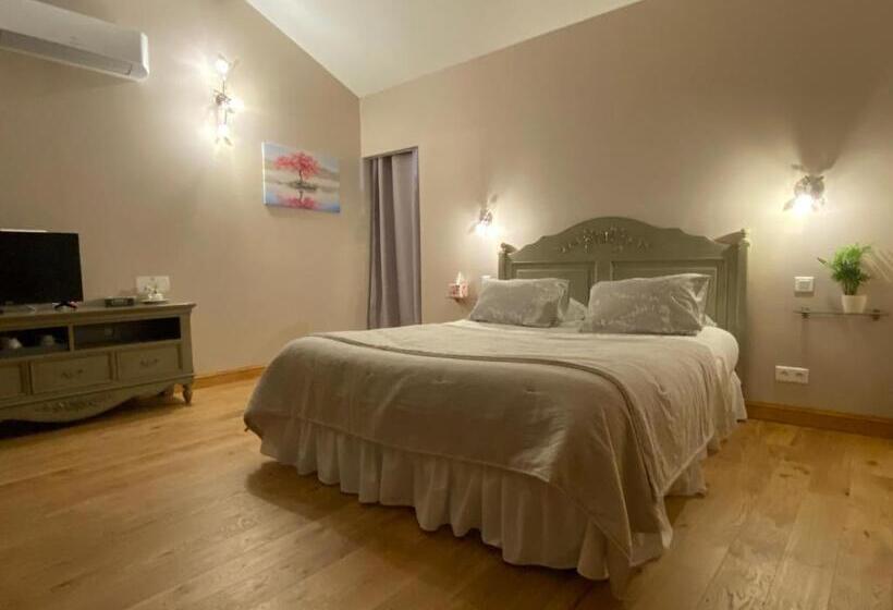 غرفة عائلية, Le Clos Du Cèdre