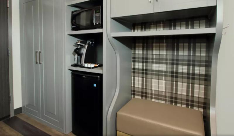 מיטת קינג בסוויטה, Holiday Inn Hattiesburg   North, An Ihg