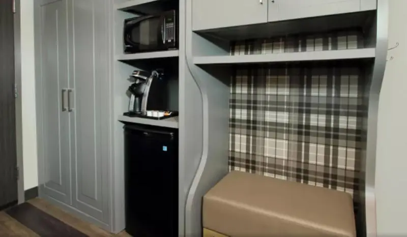 キングサイズベッドのスイートルーム, Holiday Inn Hattiesburg North, An Ihg