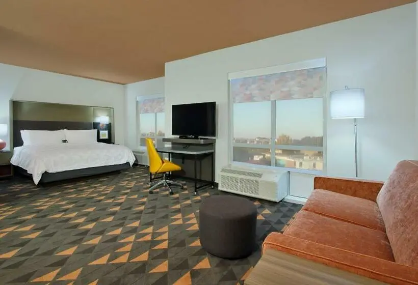 キングサイズベッドのスイートルーム, Holiday Inn Hattiesburg North, An Ihg