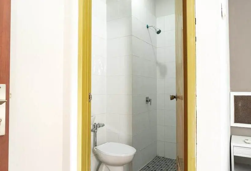 デラックスルーム, Reddoorz Plus @ Sawah Besar