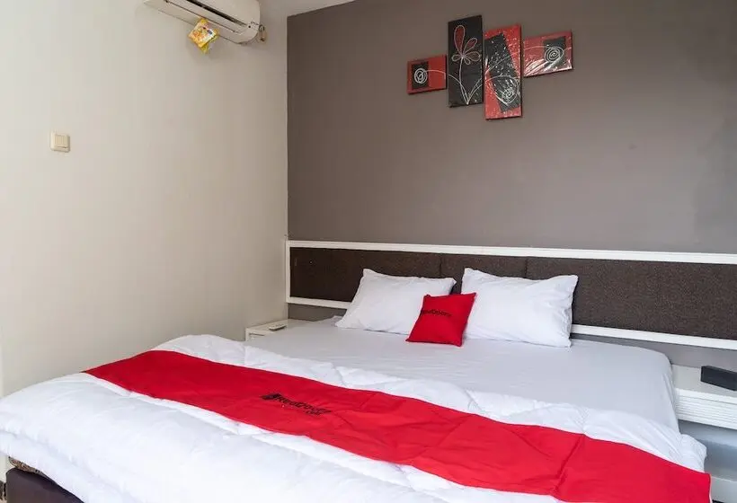 デラックスルーム, Reddoorz Plus @ Sawah Besar