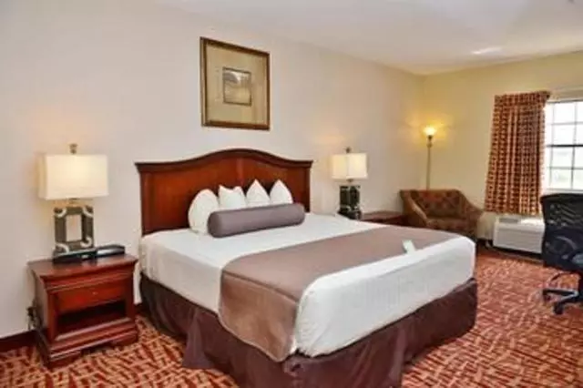 キングサイズベッドのデラックスルーム, Americas Best Value Inn Tunica Resort