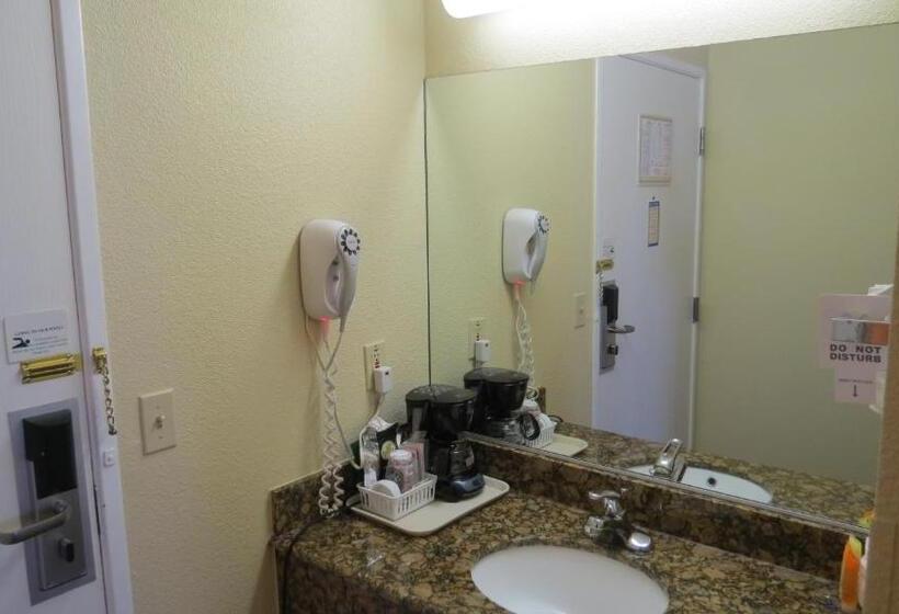 غرفة قياسية سرير كينج, Baymont Inn & Suites By Wyndham Holbrook