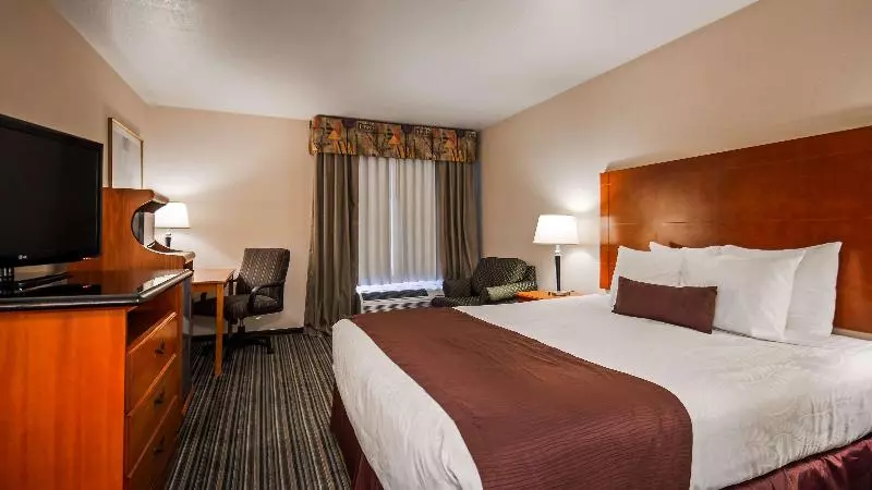 キングサイズベッドのスタンダードルーム, Best Western Plus Twin View Inn & Suites