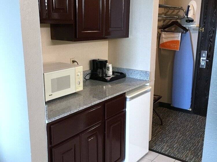 Люкс, Comfort Inn