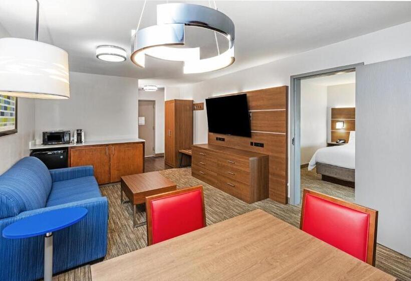 스위트 킹사이즈 침대, Holiday Inn Express & Suites Sulphur   Lake Charles, An Ihg
