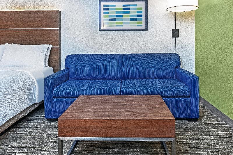 חדר סטנדרט עם מיטת קינג, Holiday Inn Express & Suites Sulphur   Lake Charles, An Ihg