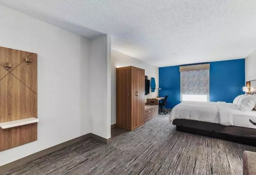 身障者適用キングサイズベッドルーム, Holiday Inn Express New Albany, An Ihg