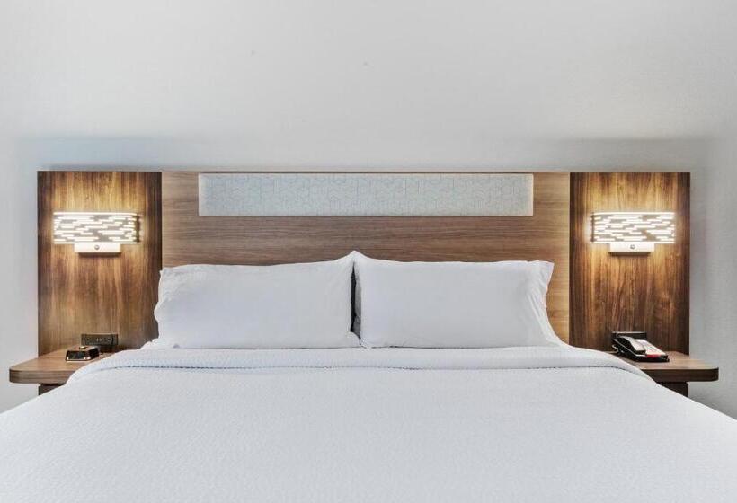 غرفة قياسية سرير كينج لذوى الإحتياجات الخاصة, Holiday Inn Express New Albany, An Ihg