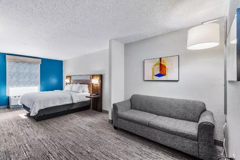 キングサイズベッドのスイートルーム, Holiday Inn Express New Albany, An Ihg