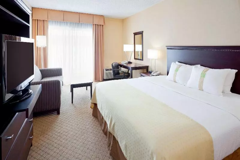 キングサイズベッドのスタンダードルーム, Holiday Inn South Plainfield Piscataway, An Ihg