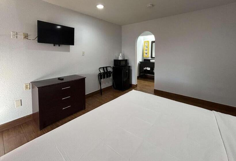 סטודיו סטנדרט, מיטה זוגית, Motel 6 Denham Springs, La