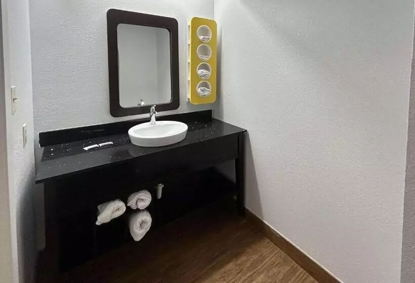 スタンダードルーム, Motel 6 Denham Springs, La
