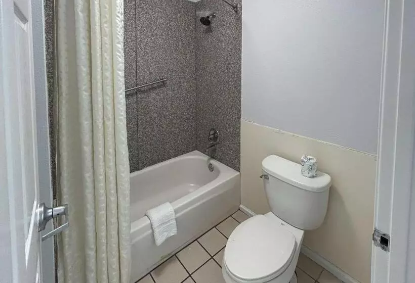 デラックススタジオ, Motel 6 Denham Springs, La