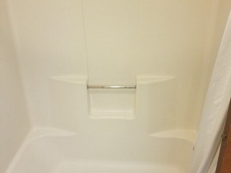 غرفه قياسيه سريرين مزدوجين, Quality Inn