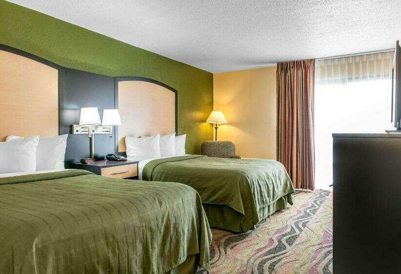 2ダブルベッドのスタンダードルーム, Quality Inn Conference Center Logansport