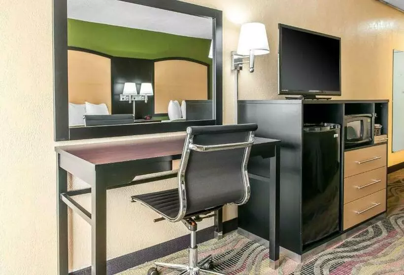 ２ダブルベッドのスタンダードルーム, Quality Inn Conference Center Logansport