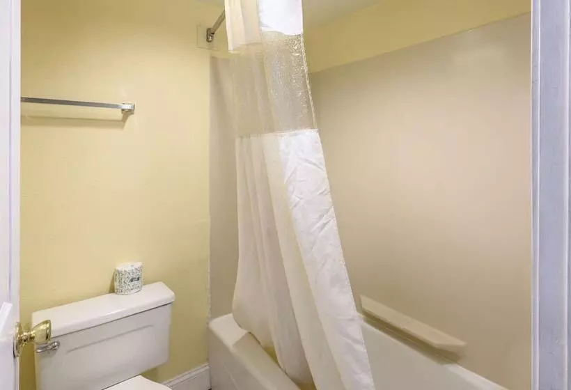 ２ダブルベッドのスタンダードルーム, Quality Inn New Orleans I10 East