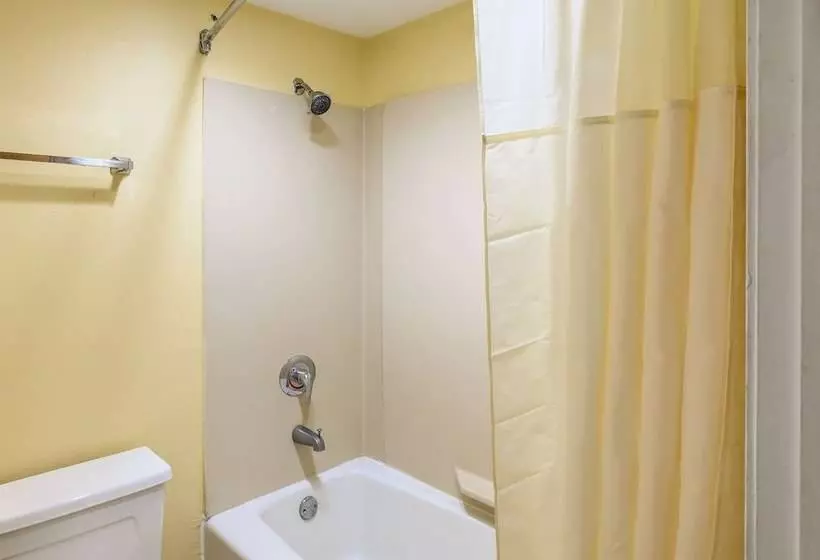 ２ダブルベッドのスタンダードルーム, Quality Inn New Orleans I10 East