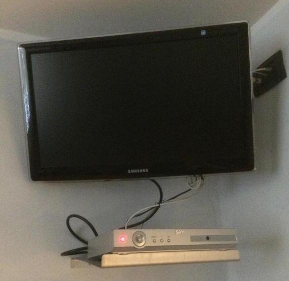 标准单人间, Risi