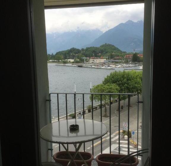 标准单人间, Risi