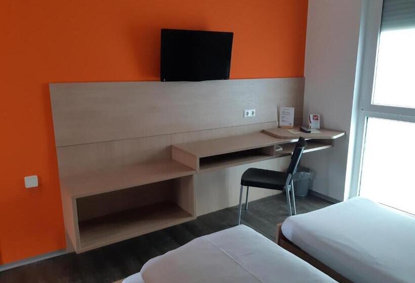 غرفة قياسية, Motel Angern