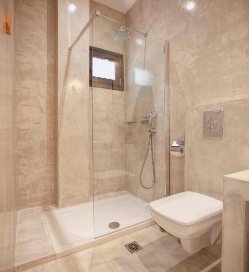 חדר משפחתי, Oikia Guesthouse