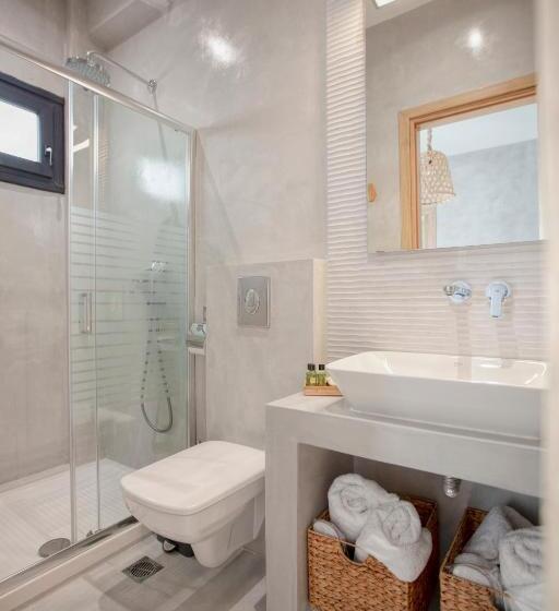 חדר קומפורט לשלושה, Oikia Guesthouse