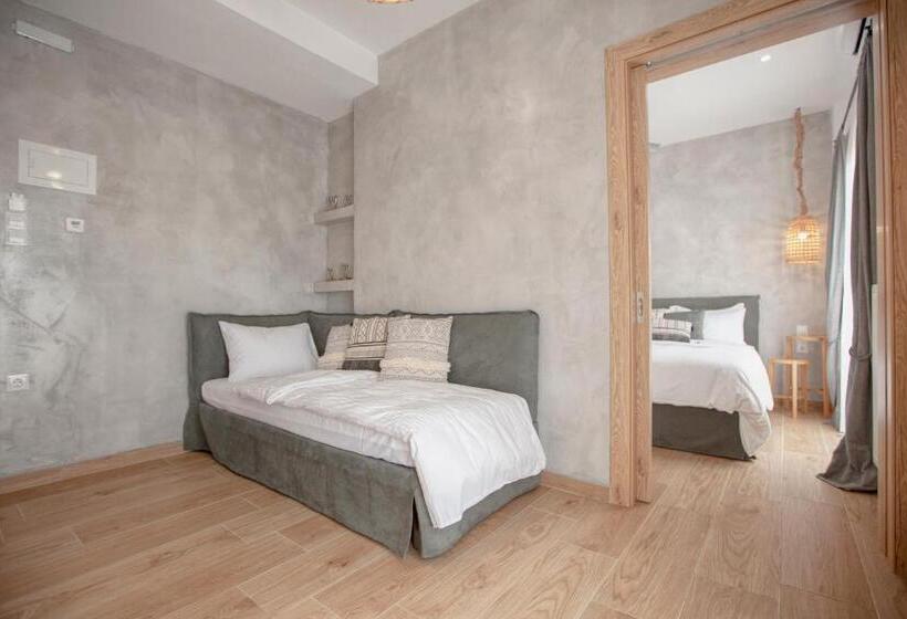 חדר קומפורט לשלושה, Oikia Guesthouse