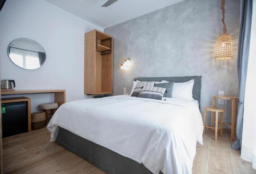 חדר קומפורט לשלושה, Oikia Guesthouse