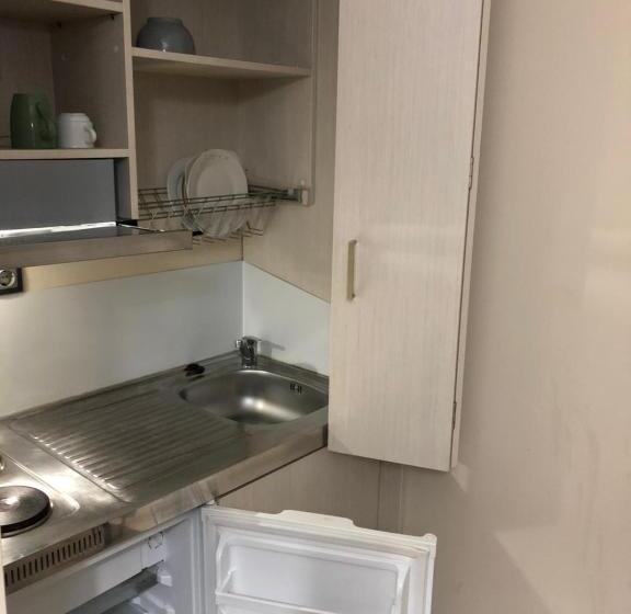 스탠다드 스튜디오, Roomotel Apartments