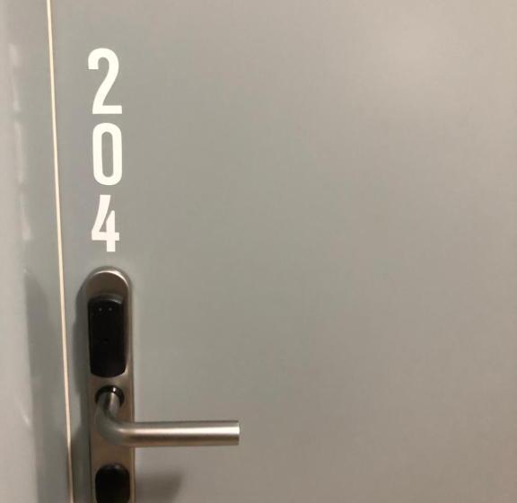 스탠다드 스튜디오, Roomotel Apartments