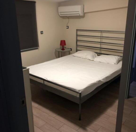 스탠다드 스튜디오, Roomotel Apartments