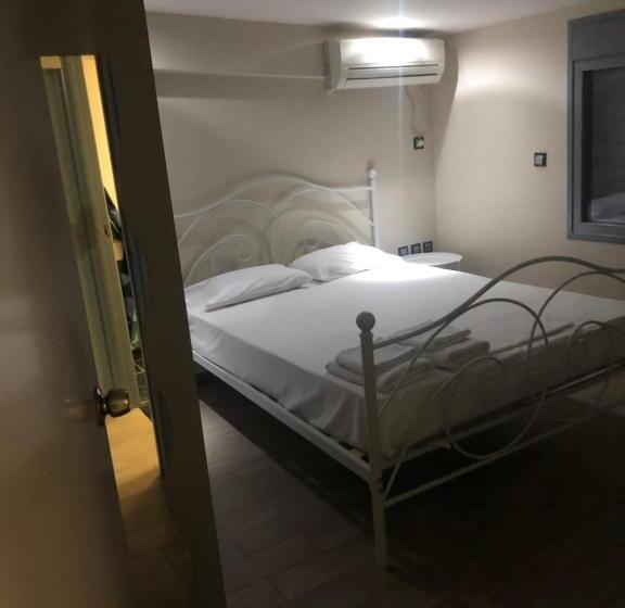 高级工作室, Roomotel Apartments