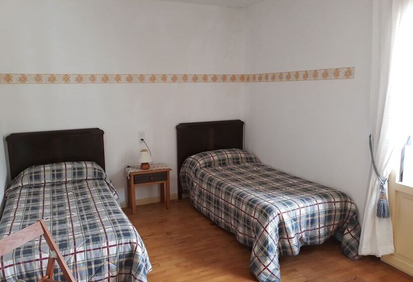 اتاق استاندارد با سرویس بهداشتی مشترک, Pensión El La