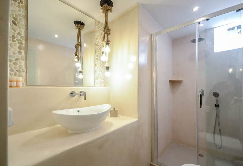 جناح مزود بجاكوزى, Blue Sky Summer