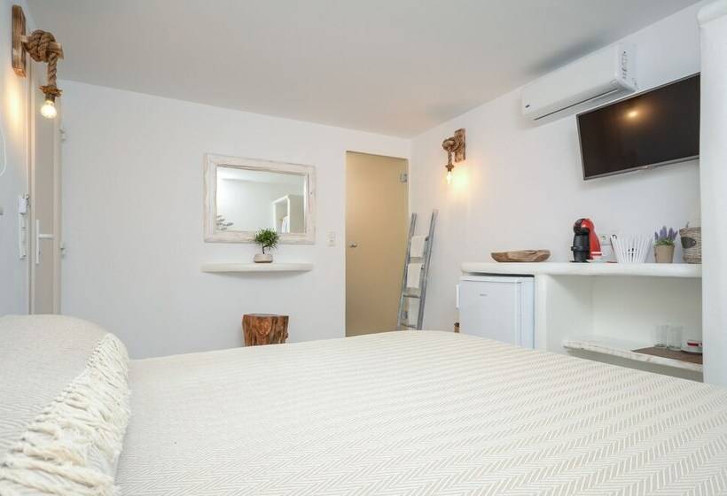 جناح مزود بجاكوزى, Blue Sky Summer